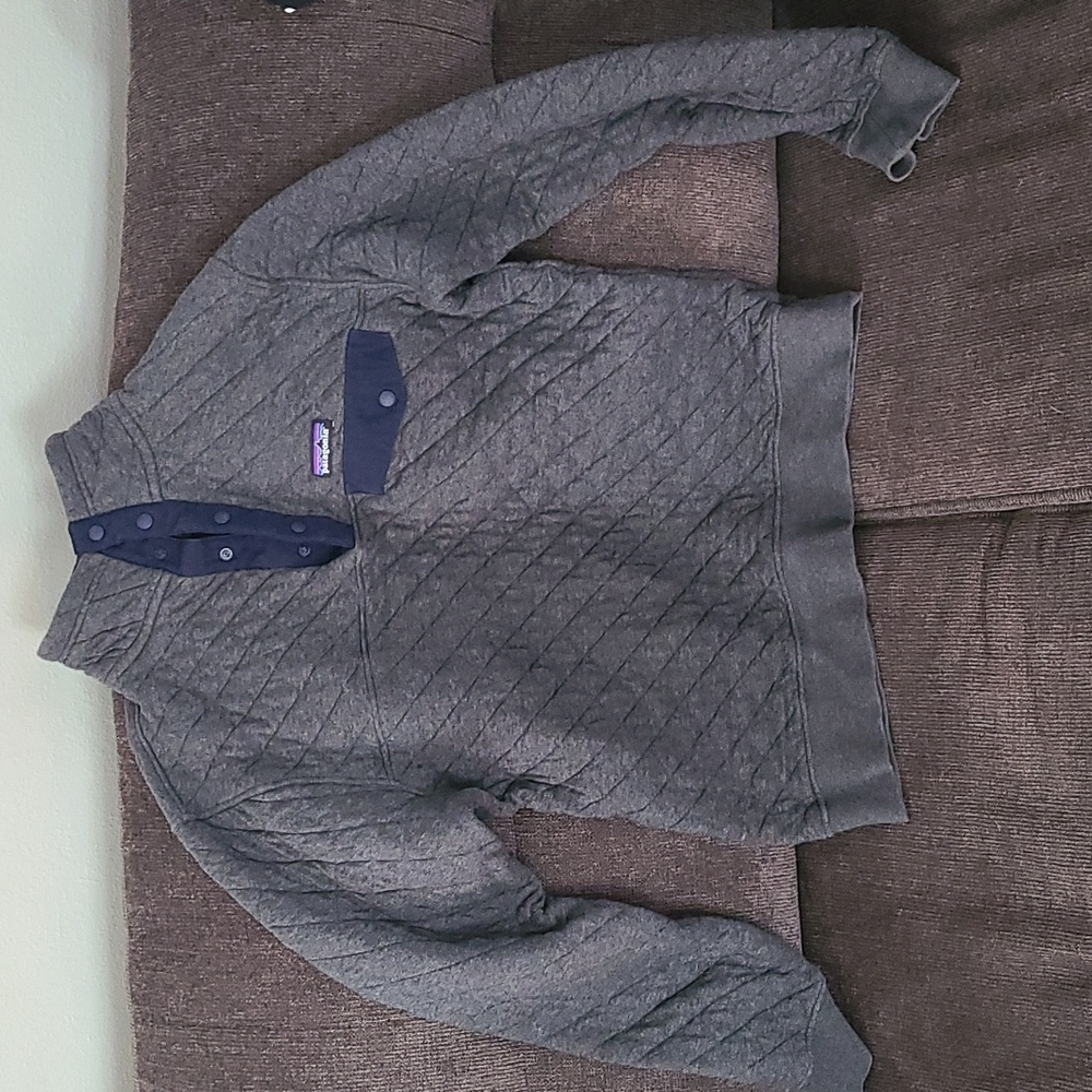 Patagonia quilted pull over